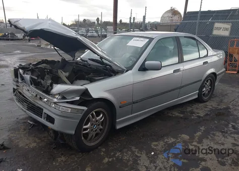 1997 BMW 328I z USA, uszkodzony, nr VIN WBACD3327VAV19335